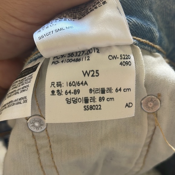 Levi’s 501 Shorts - Picture 3 of 4